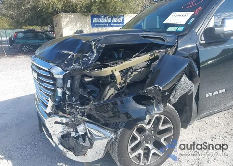 2025 Ram 1500 Laramie 4X4 5'7 Box z USA, uszkodzony, nr VIN 1C6SRFJP5SN578976